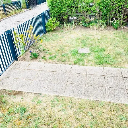 80m2-maison Des Quais - Parking - Jardinet